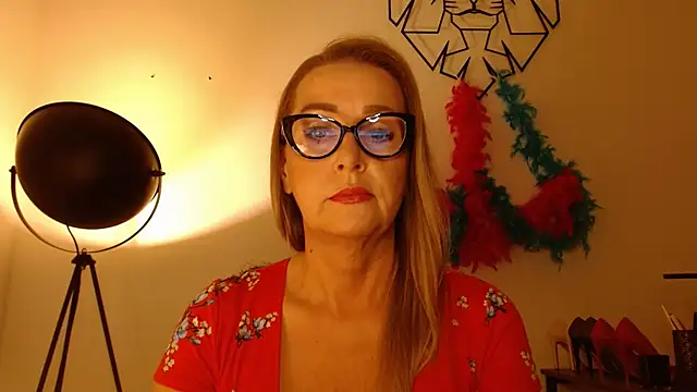 Snapshot of leaxSTAR chatting on June 15, 2026, 2:06 pm leaxSTAR online show from June 15, 2026, 2:06 pm