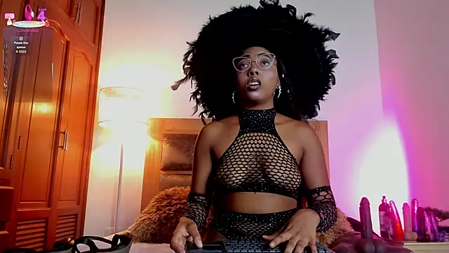 Snapshot of alejandra-cortes chatting on October 28, 2025, 11:09 am alejandra-cortes online show from October 28, 2025, 11:09 am