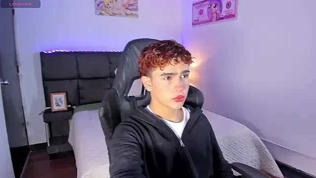 Snapshot of Aiiden_15 chatting on November 24, 2025, 12:49 pm Aiiden 15 online show from November 24, 2025, 12:49 pm