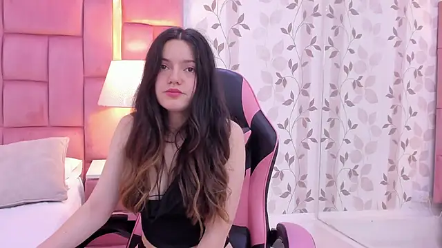 ArianaFranco online show from November 11, 2025, 1:06 pm