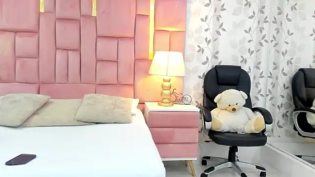 ArianaFranco online show from April 20, 2026, 1:13 pm