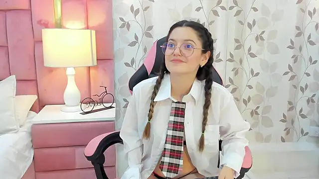 Snapshot of ArianaFranco chatting on February 28, 2025, 4:31 pm ArianaFranco online show from February 28, 2025, 4:31 pm