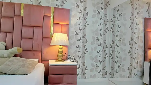 Snapshot of ArianaFranco chatting on February 24, 2026, 12:39 pm ArianaFranco online show from February 24, 2026, 12:39 pm