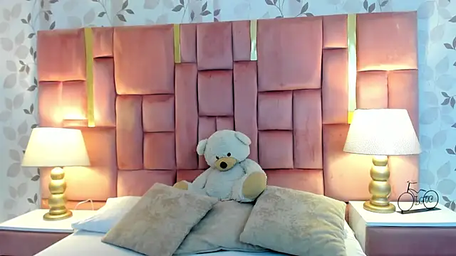 Snapshot of ArianaFranco chatting on March 2, 2026, 1:51 pm ArianaFranco online show from March 2, 2026, 1:51 pm