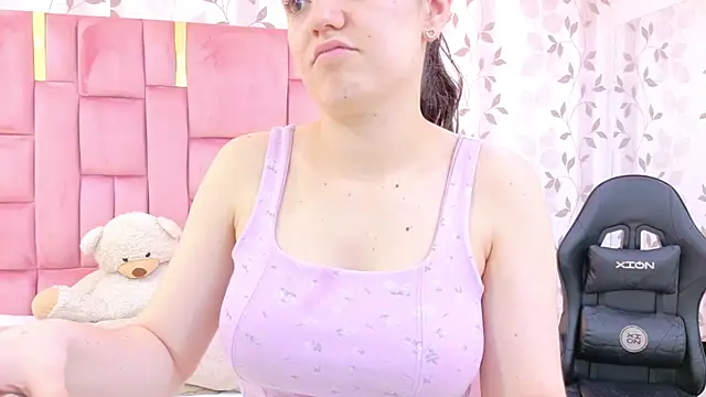 ArianaFranco online show from June 4, 2026, 12:54 pm