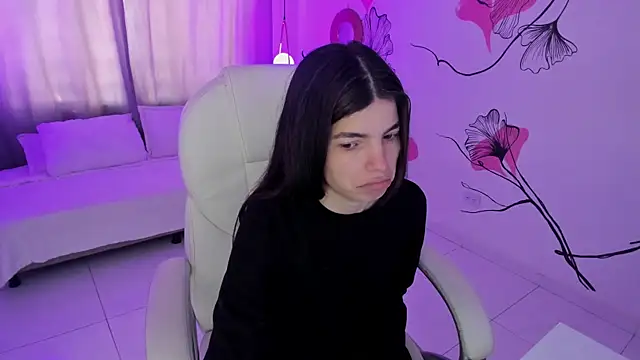 Isabela Fiorelli online show from December 15, 2025, 1:17 pm