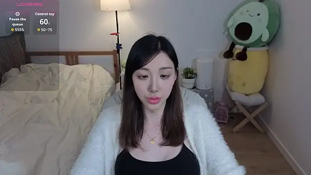 Snapshot of joycemilka chatting on March 29, 2026, 12:29 pm joycemilka online show from March 29, 2026, 12:29 pm