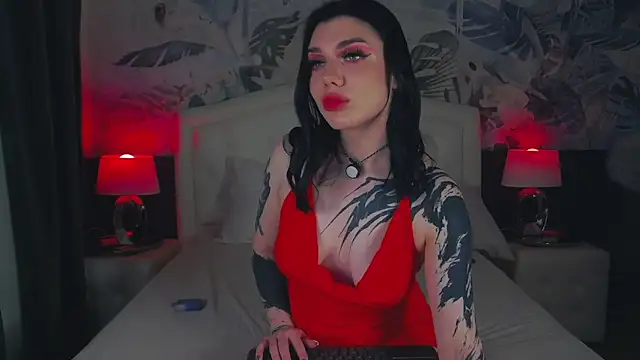 Snapshot of MaeveMoon chatting on January 11, 2026, 6:26 pm MaeveMoon online show from January 11, 2026, 6:26 pm