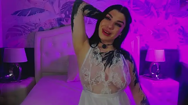 MaeveMoon online show from May 27, 2026, 9:33 pm