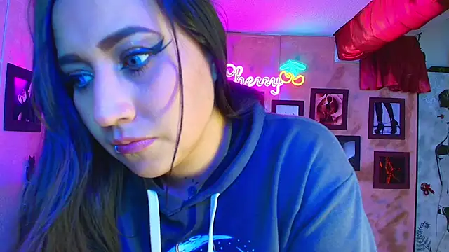 Snapshot of cherryy_bombshelll chatting on October 30, 2025, 4:48 pm cherryy bombshelll online show from October 30, 2025, 4:48 pm