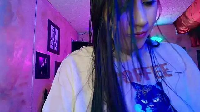 Snapshot of cherryy_bombshelll chatting on September 23, 2025, 6:48 pm cherryy bombshelll online show from September 23, 2025, 6:48 pm