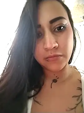 Snapshot of cherryy_bombshelll chatting on December 14, 2025, 6:35 pm cherryy bombshelll online show from December 14, 2025, 6:35 pm