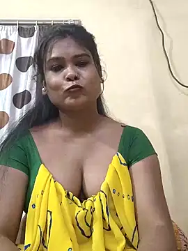 Snapshot of BOLDBEAUTY09 chatting on February 18, 2025, 1:33 pm BOLDBEAUTY09 online show from February 18, 2025, 1:33 pm