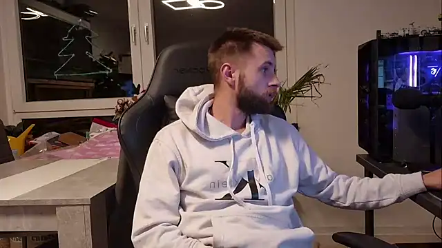 ademandjulia online show from January 11, 2026, 7:32 pm