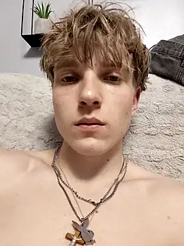 Snapshot of And25bn chatting on November 17, 2025, 2:26 am And25bn online show from November 17, 2025, 2:26 am