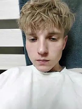 Snapshot of And25bn chatting on October 9, 2025, 10:54 pm And25bn online show from October 9, 2025, 10:54 pm