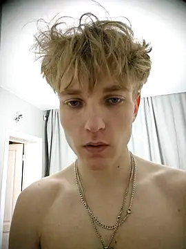 Snapshot of And25bn chatting on October 19, 2025, 8:22 pm And25bn online show from October 19, 2025, 8:22 pm