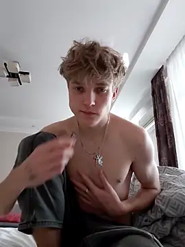 Snapshot of And25bn chatting on November 11, 2025, 8:31 am And25bn online show from November 11, 2025, 8:31 am