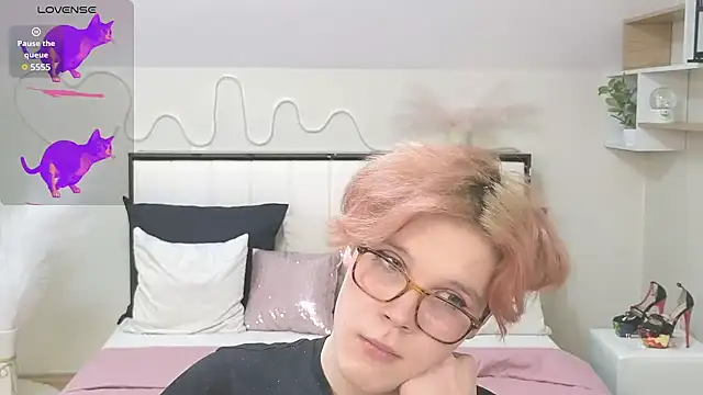 LouiseCoke online show from February 14, 2025, 12:30 am