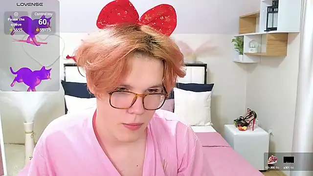 LouiseCoke online show from March 5, 2025, 12:49 am