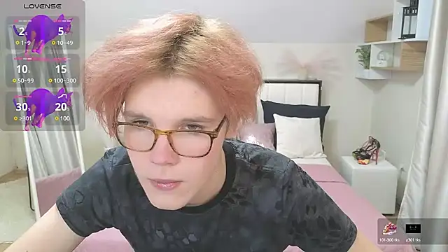 LouiseCoke online show from February 17, 2025, 3:00 pm