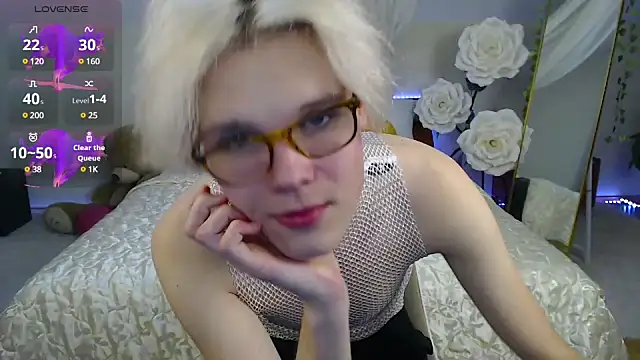 LouiseCoke online show from March 19, 2025, 12:04 am