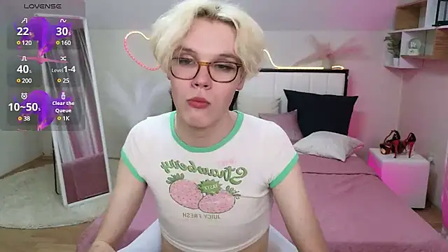 LouiseCoke online show from March 17, 2025, 1:14 am