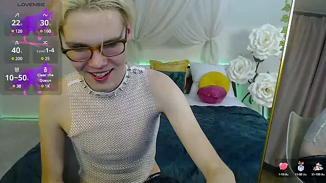 LouiseCoke online show from March 11, 2025, 11:58 pm