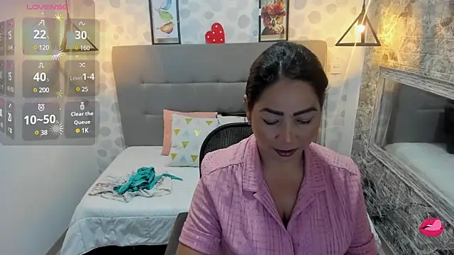 Snapshot of Michelle__taylor chatting on March 2, 2025, 11:06 pm Michelle taylor online show from March 2, 2025, 11:06 pm