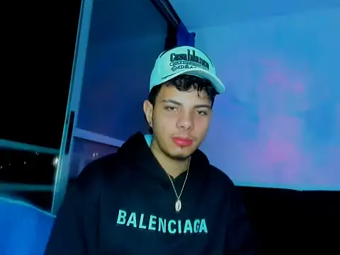 Snapshot of Alessandro_1610 chatting on September 29, 2025, 1:23 am Alessandro 1610 online show from September 29, 2025, 1:23 am