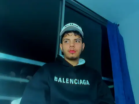 Snapshot of Alessandro_1610 chatting on October 2, 2025, 5:55 am Alessandro 1610 online show from October 2, 2025, 5:55 am