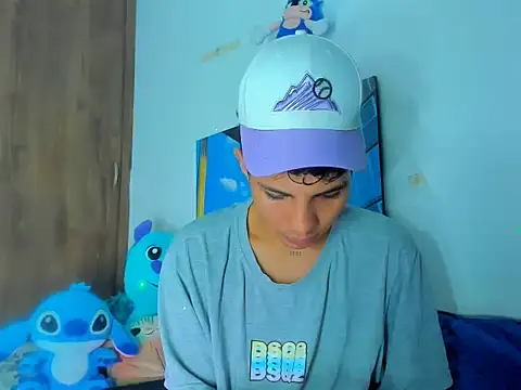 Snapshot of Alessandro_1610 chatting on March 6, 2025, 5:14 am Alessandro 1610 online show from March 6, 2025, 5:14 am