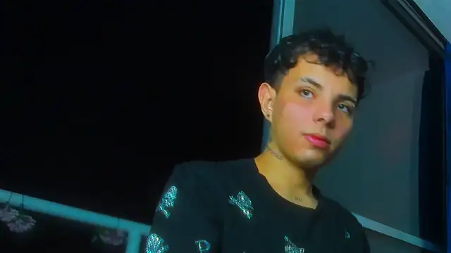 Snapshot of Alessandro_1610 chatting on December 15, 2025, 7:58 am Alessandro 1610 online show from December 15, 2025, 7:58 am