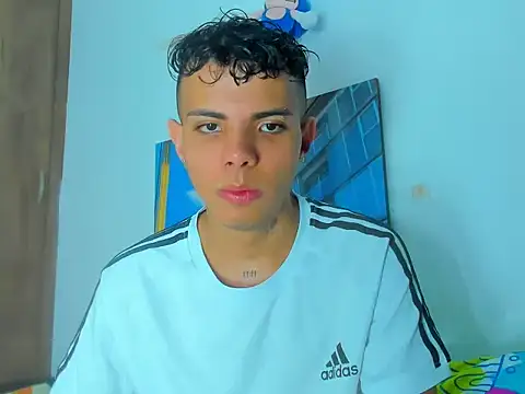 Snapshot of Alessandro_1610 chatting on March 11, 2025, 9:02 am Alessandro 1610 online show from March 11, 2025, 9:02 am