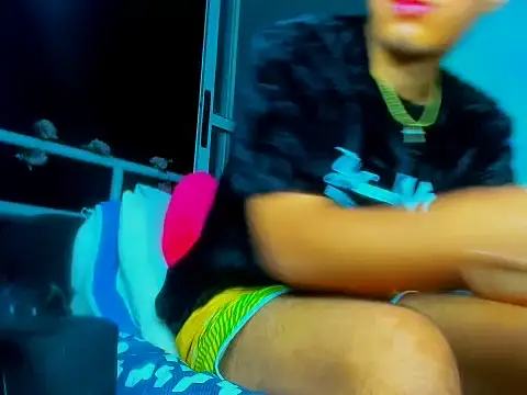 Snapshot of Alessandro_1610 chatting on November 6, 2025, 5:00 am Alessandro 1610 online show from November 6, 2025, 5:00 am