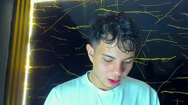 Alessandro 1610 online show from April 7, 2026, 3:41 am