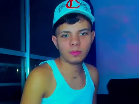 Snapshot of Alessandro_1610 chatting on November 12, 2025, 4:49 am Alessandro 1610 online show from November 12, 2025, 4:49 am