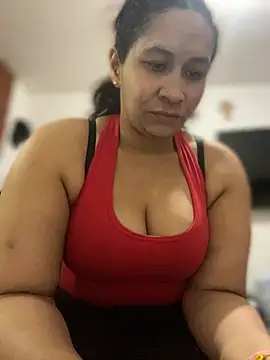 Snapshot of Carola-Ross chatting on February 6, 2026, 5:42 pm Carola-Ross online show from February 6, 2026, 5:42 pm