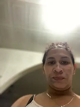 Carola-Ross online show from October 27, 2025, 6:09 pm