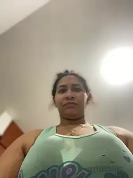 Snapshot of Carola-Ross chatting on February 24, 2026, 12:00 am Carola-Ross online show from February 24, 2026, 12:00 am