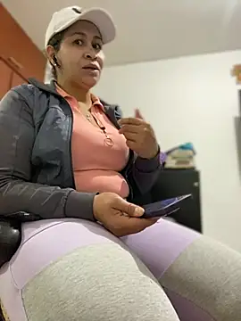 Snapshot of Carola-Ross chatting on February 26, 2026, 5:35 pm Carola-Ross online show from February 26, 2026, 5:35 pm