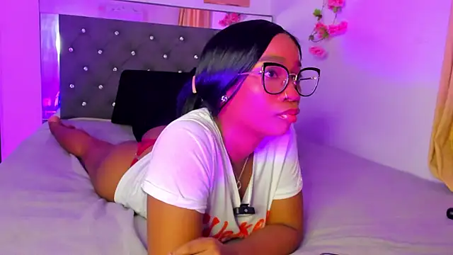 Snapshot of blackgril12 chatting on May 15, 2026, 9:46 pm blackgril12 online show from May 15, 2026, 9:46 pm