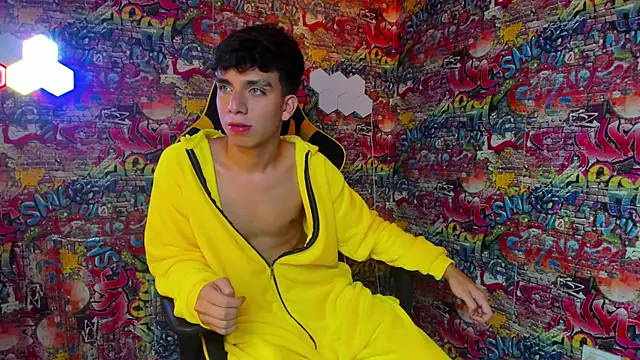 Angel boyy2 online show from March 4, 2025, 3:00 am