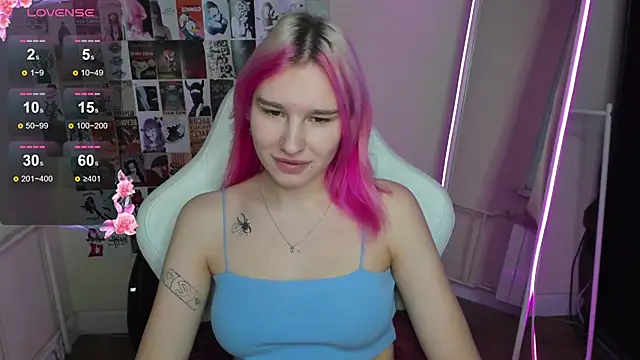 EvelinaLuu online show from December 3, 2025, 2:34 am