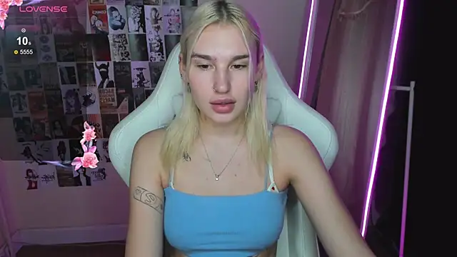 EvelinaLuu online show from November 8, 2025, 1:31 am