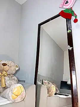 Snapshot of anahi_evans19 chatting on January 6, 2026, 9:30 pm anahi evans19 online show from January 6, 2026, 9:30 pm