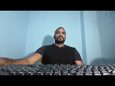 Snapshot of YOX22 chatting on March 11, 2025, 5:13 am YOX22 online show from March 11, 2025, 5:13 am