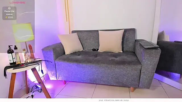 Snapshot of Emylyjonhs chatting on March 4, 2026, 11:34 pm Emylyjonhs online show from March 4, 2026, 11:34 pm