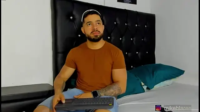 mikeblaree online show from April 11, 2026, 8:01 pm