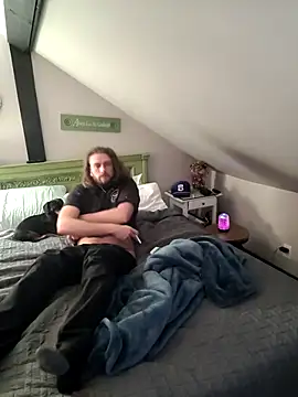 gronammo85 online show from February 11, 2025, 3:08 am